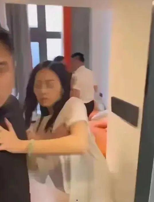 妻子出轨爆料视频,妻子背叛婚姻,视频揭露惊人事实  第2张 妻子出轨爆料视频,妻子背叛婚姻,视频揭露惊人事实  第2张