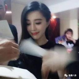 娱乐圈最新热点爆料事件,神秘恋情曝光,当红明星疑陷三角恋风波  第2张 娱乐圈最新热点爆料事件,神秘恋情曝光,当红明星疑陷三角恋风波  第2张